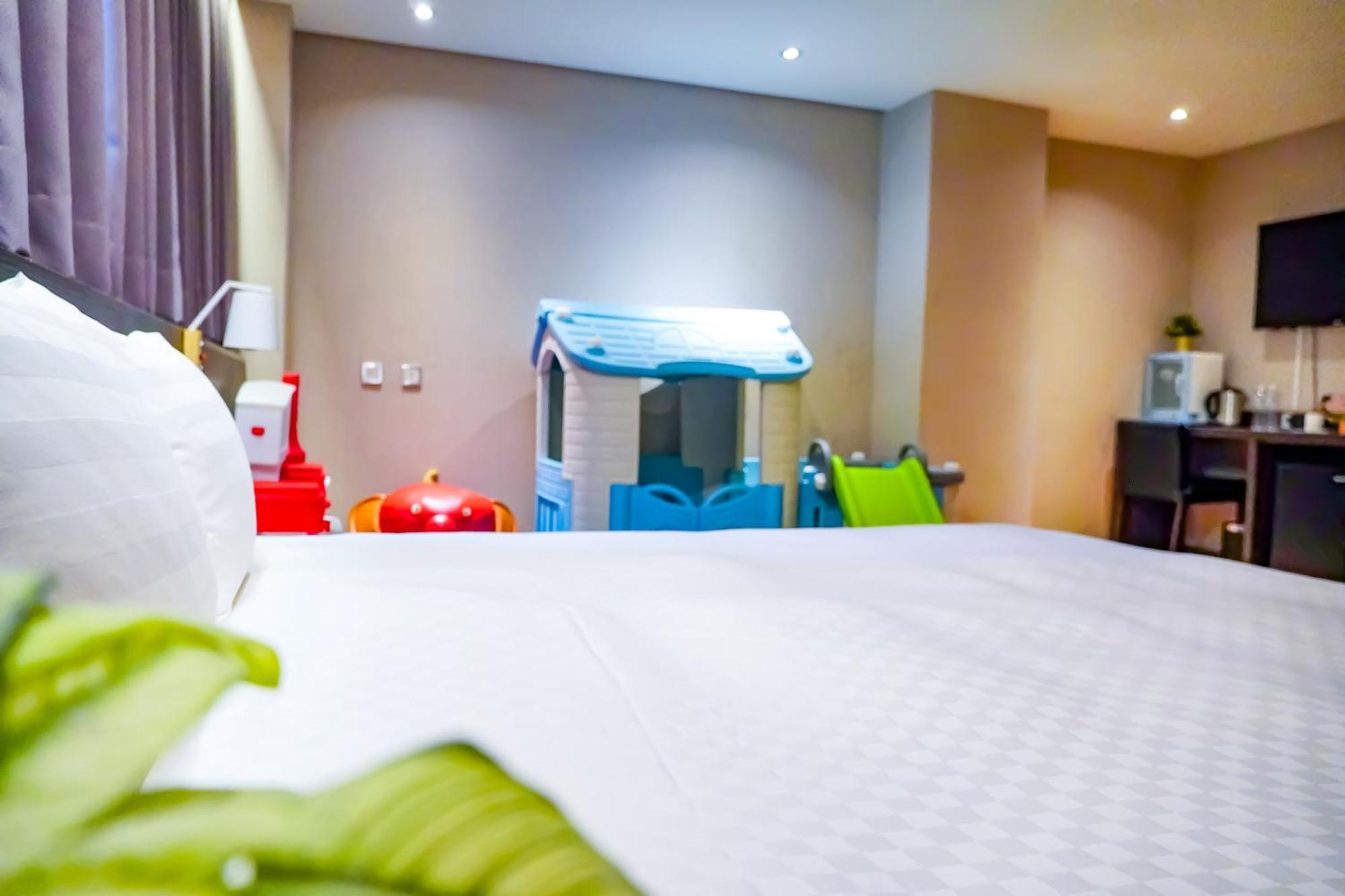 Smile 73 Hotel Tajcshung Kültér fotó